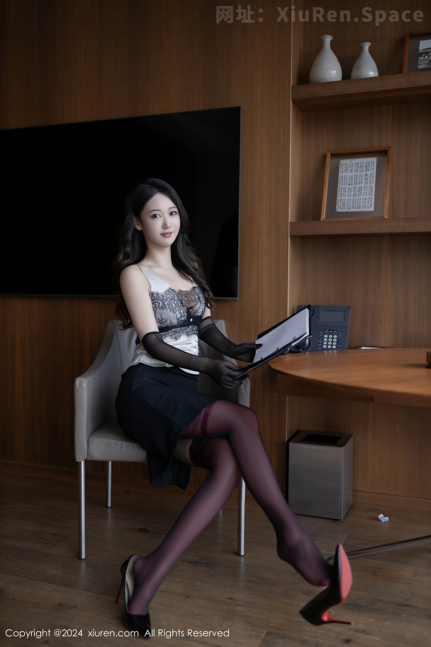 图片[4]-[XiuRen秀人网] VOL.9231 模特唐安琪性感黑色短裙露双层红黑丝袜秀曼妙身姿撩人诱惑写真84P-秀人网官方网站